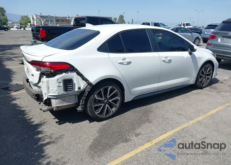 2020 Toyota Corolla Se/Se Nightshade Edition z USA, uszkodzony, nr VIN 5YFS4RCE2LP025209